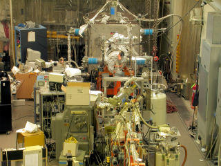 Beamline 2 end-station and clean room